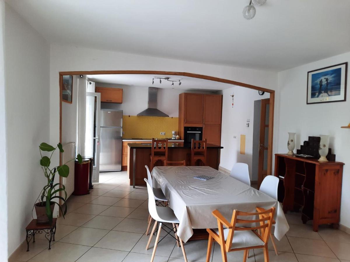 Maison Spacieuse Et Agreable Saint-Georges-de-Luzençon Buitenkant foto
