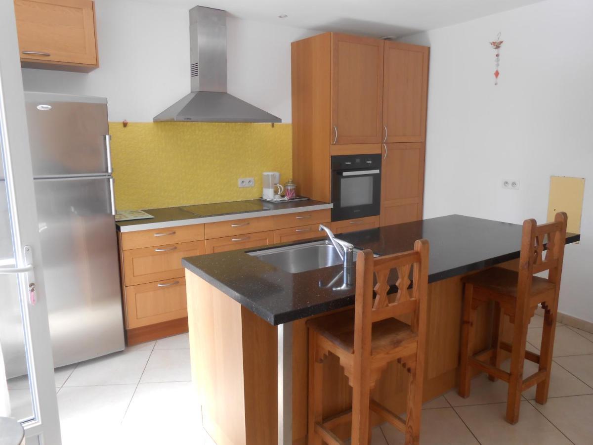 Maison Spacieuse Et Agreable Saint-Georges-de-Luzençon Buitenkant foto