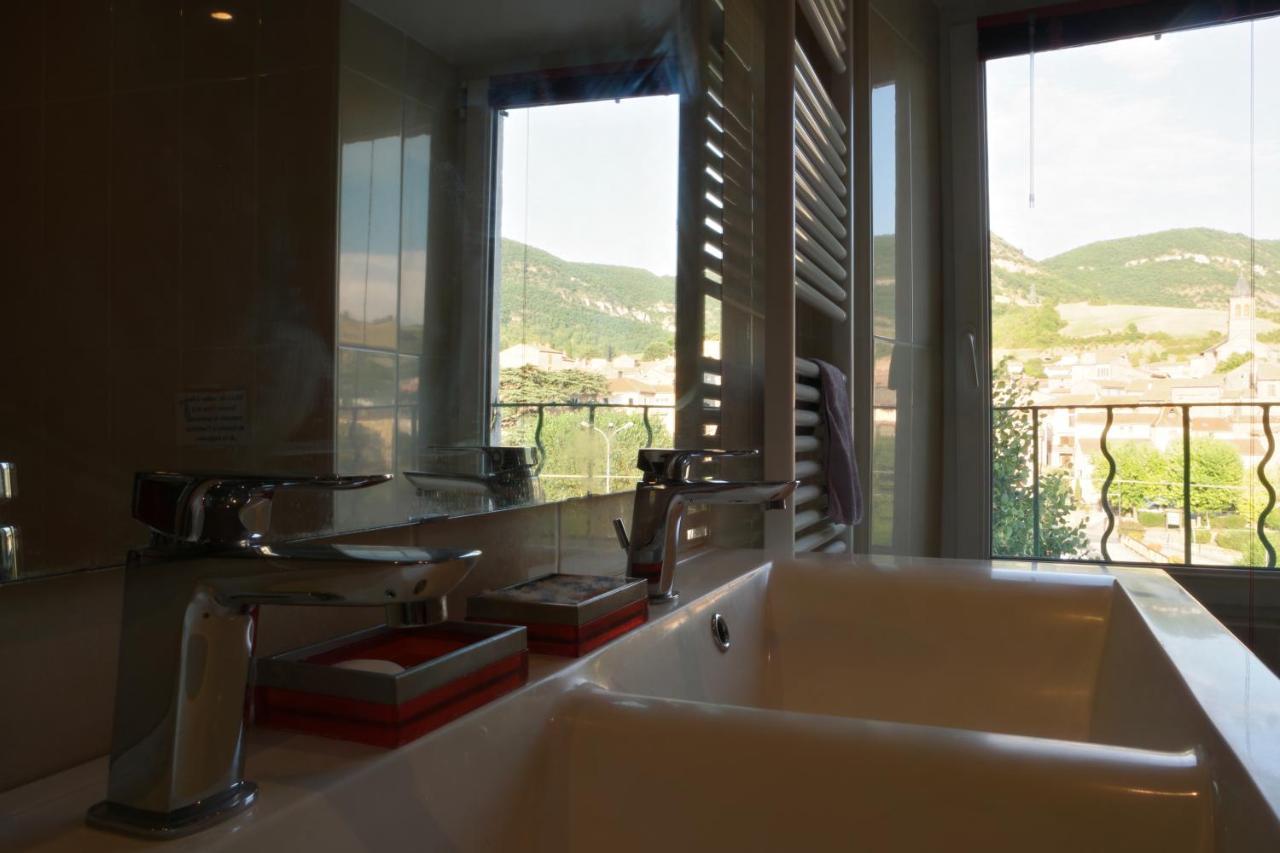 Maison Spacieuse Et Agreable Saint-Georges-de-Luzençon Buitenkant foto