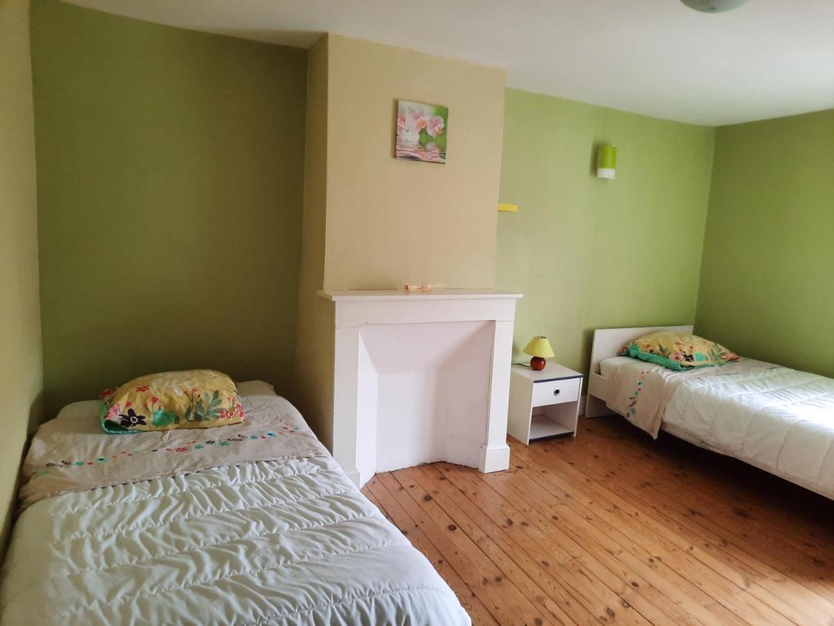 Maison Spacieuse Et Agreable Saint-Georges-de-Luzençon Buitenkant foto