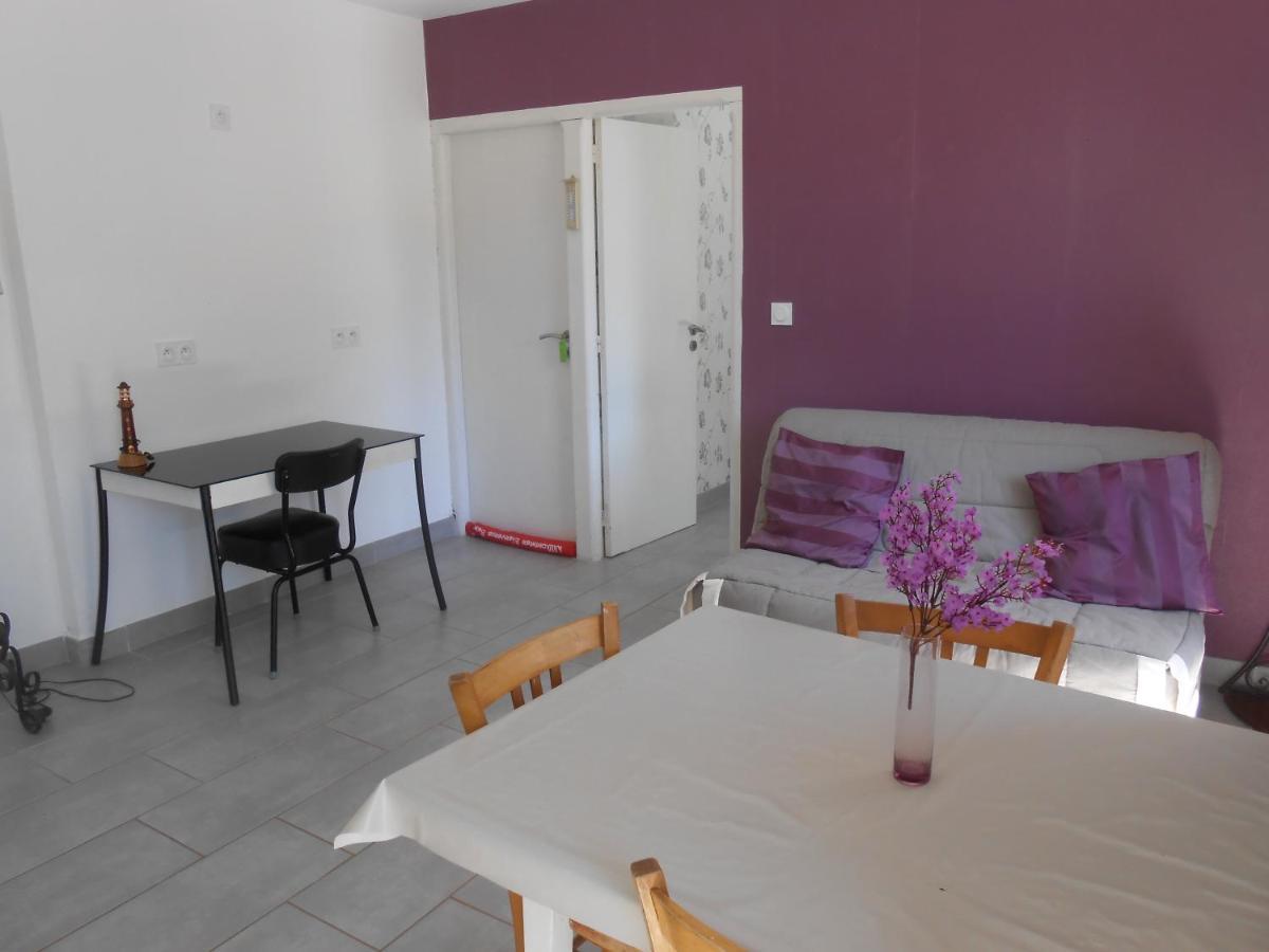 Maison Spacieuse Et Agreable Saint-Georges-de-Luzençon Buitenkant foto