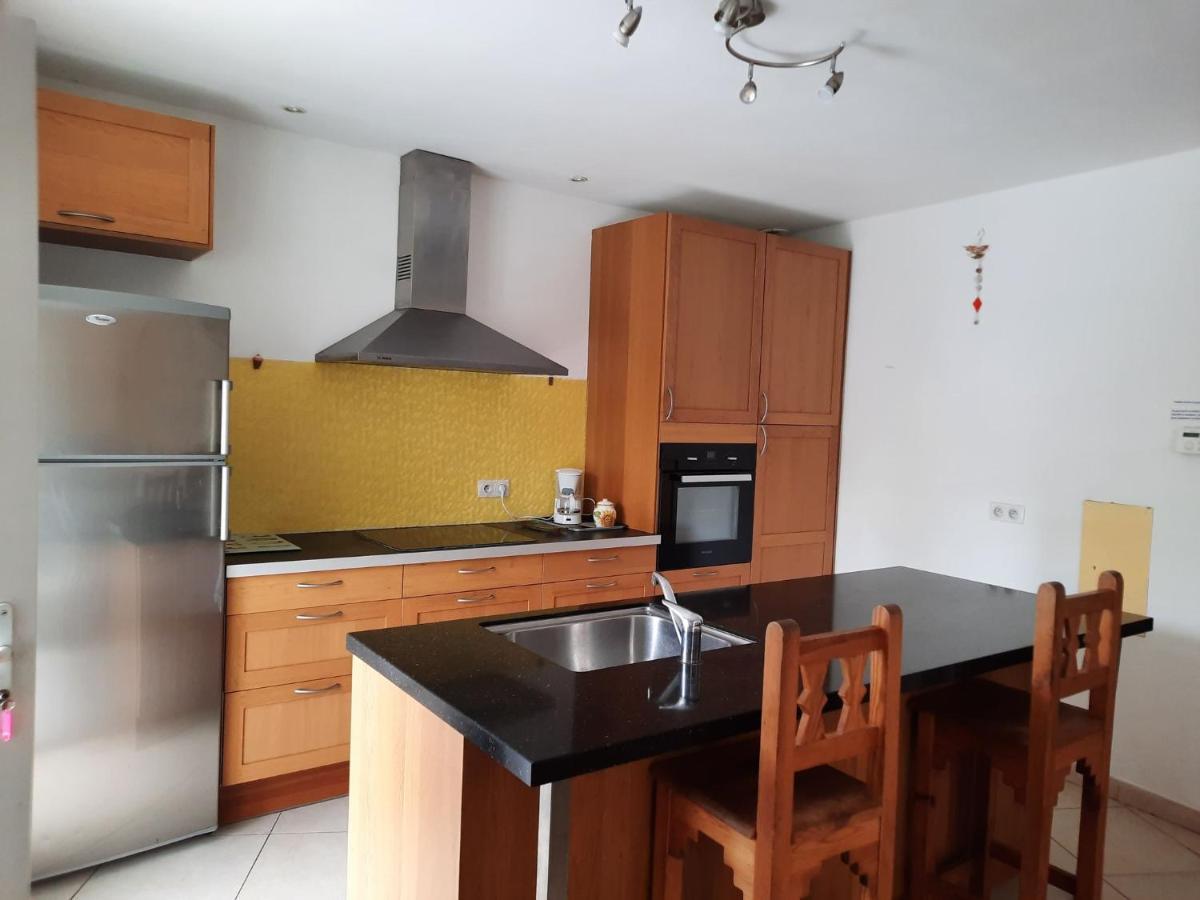 Maison Spacieuse Et Agreable Saint-Georges-de-Luzençon Buitenkant foto