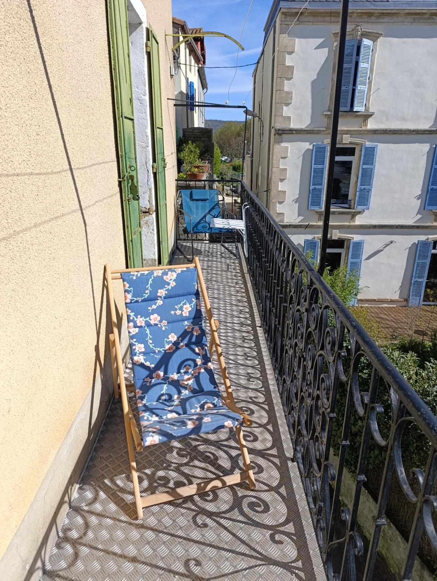 Maison Spacieuse Et Agreable Saint-Georges-de-Luzençon Buitenkant foto